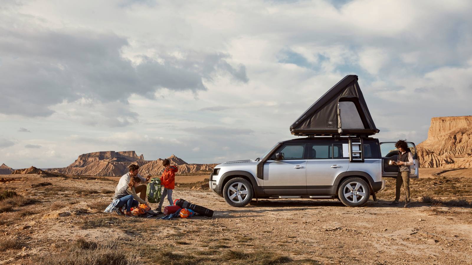 2020 Land Rover Defender Gets A Rugged Roof Tent