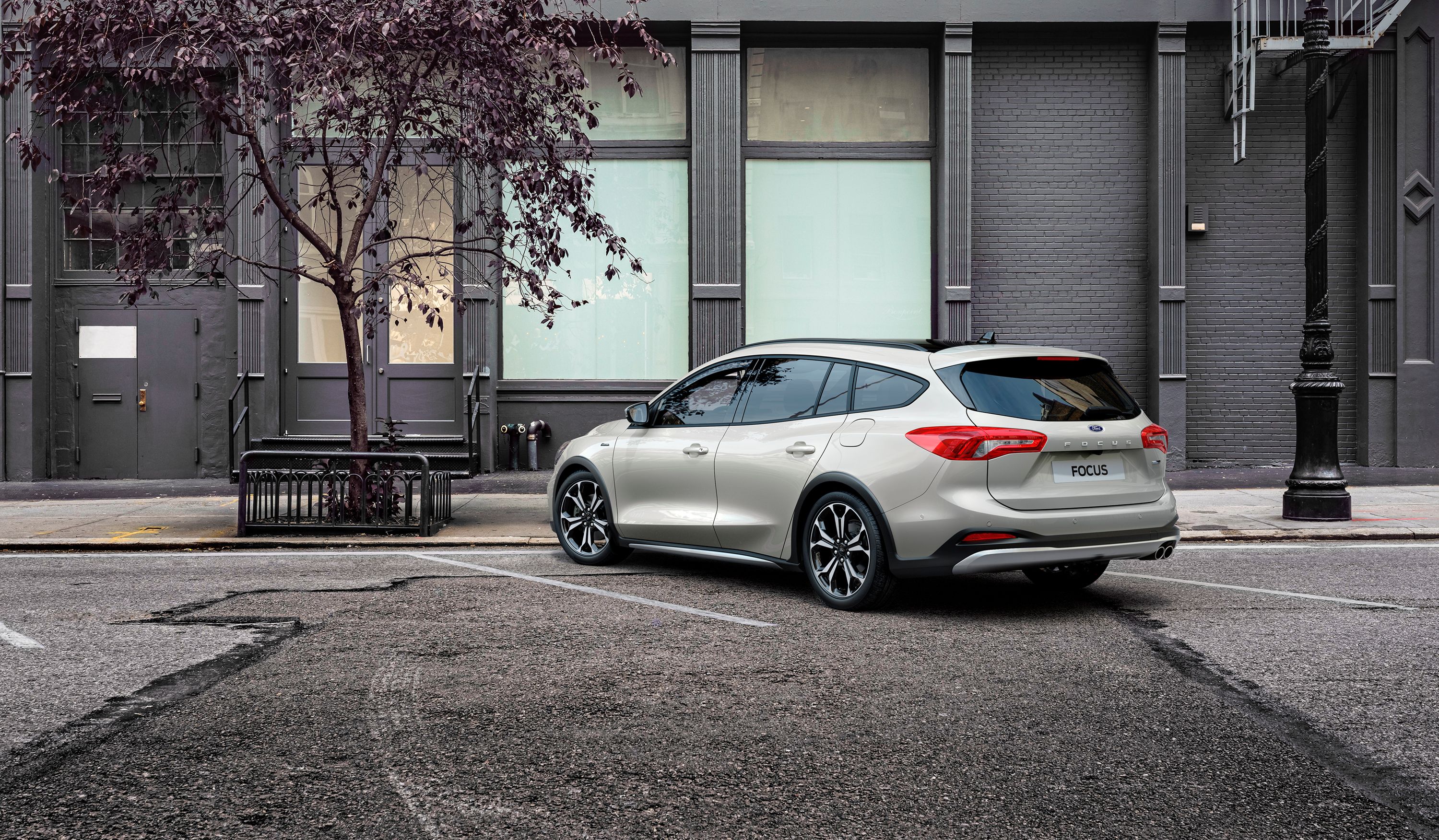 Ford focus hatchback hybrid discount