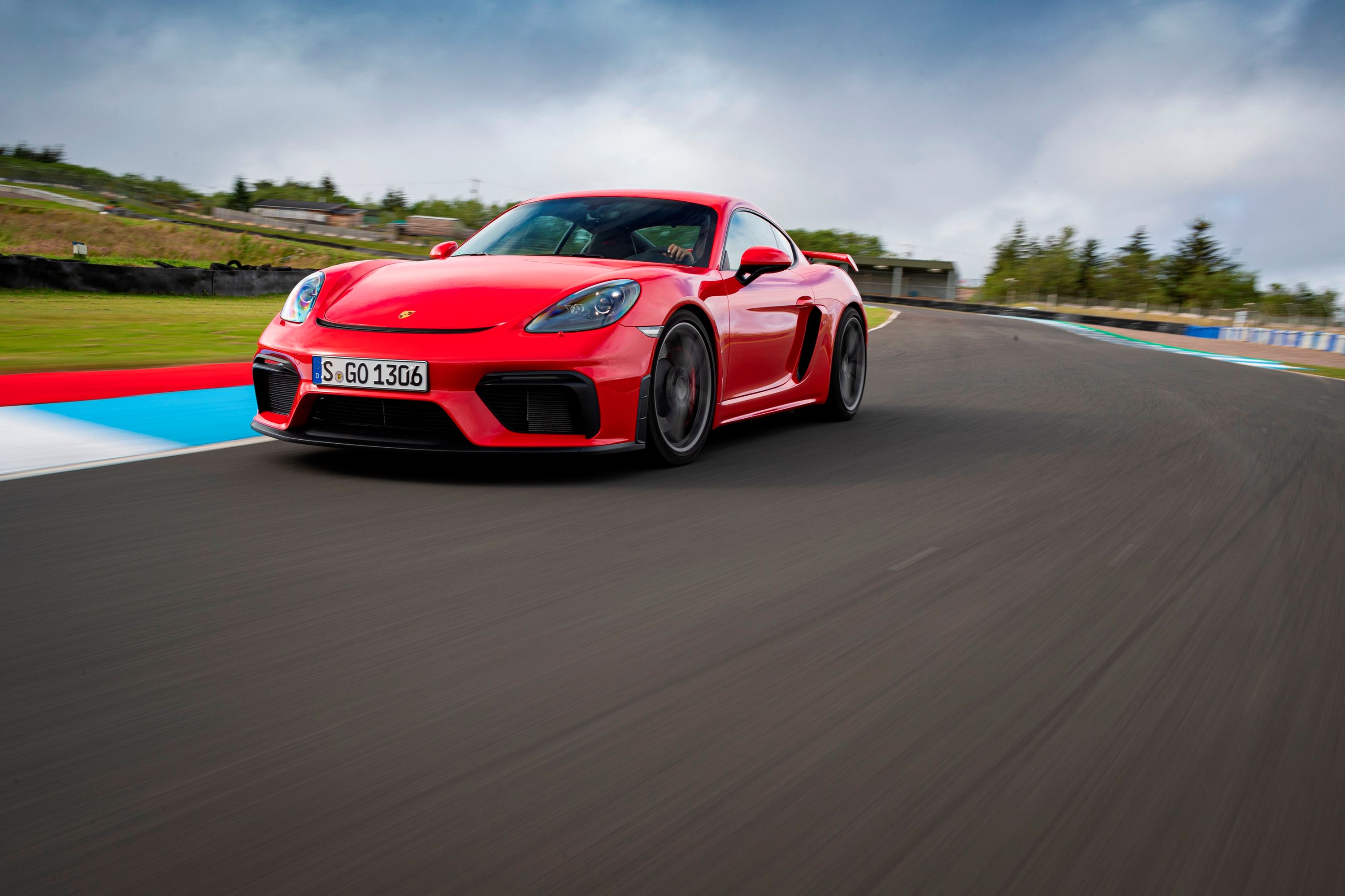 2022 Porsche 718 Cayman GT4 Pricing, Photos & Specs