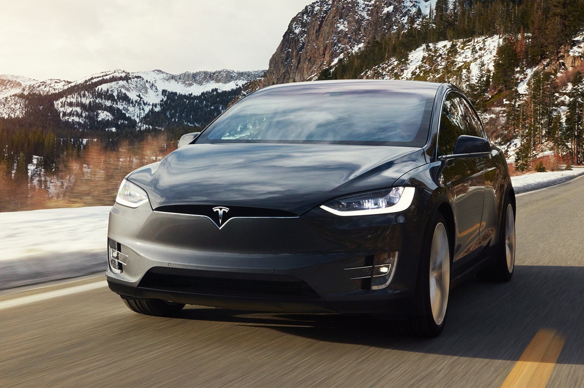 Week-Old Tesla Model X Suffers Shocking Suspension Failure