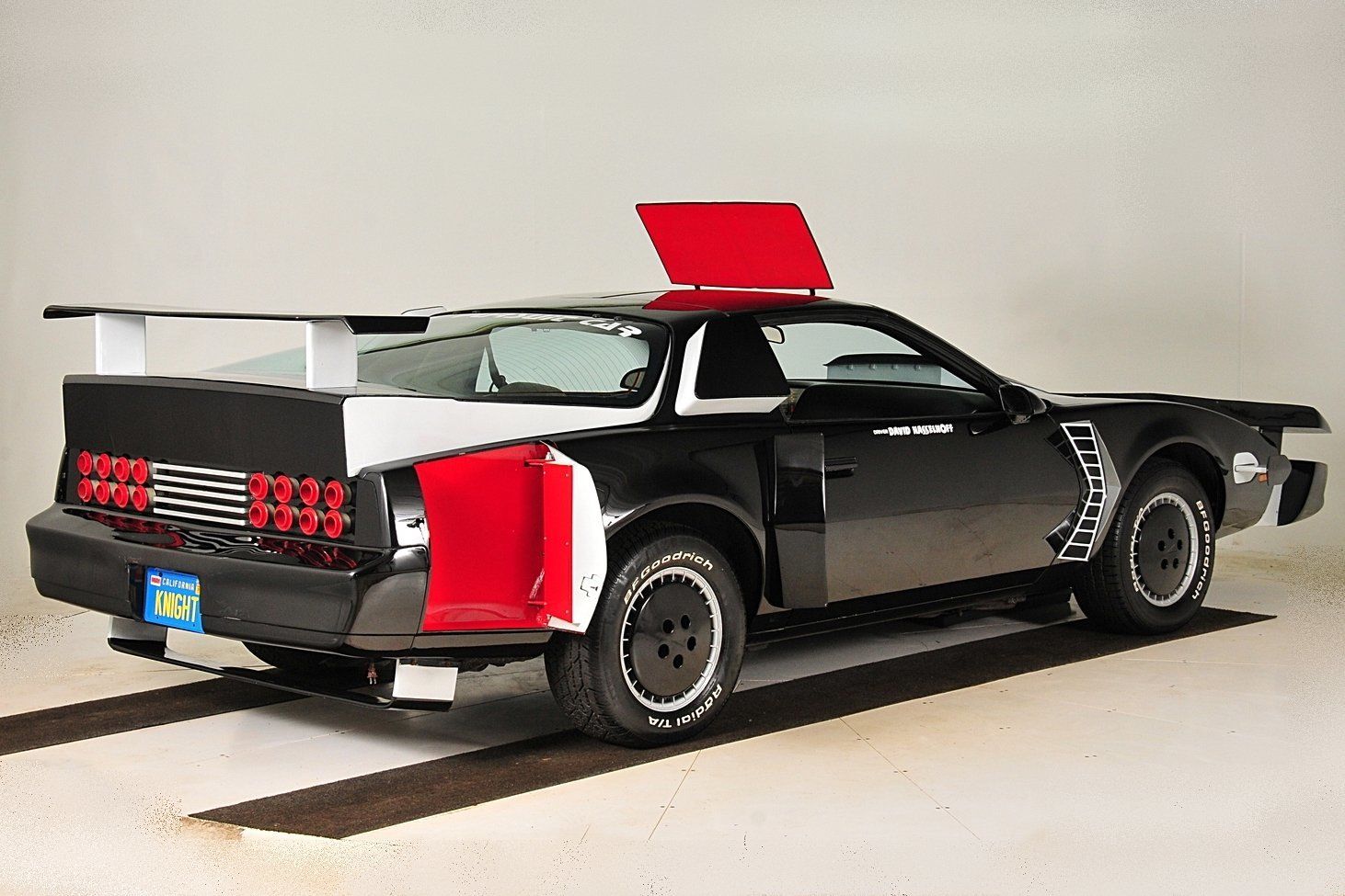 KITT Is Coming Back In New 'Knight Rider' Movie