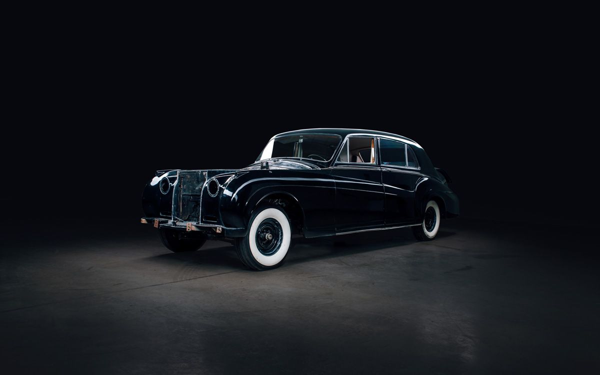 Lunaz Transforms 1960 Rolls-Royce Silver Cloud II Into An EV For