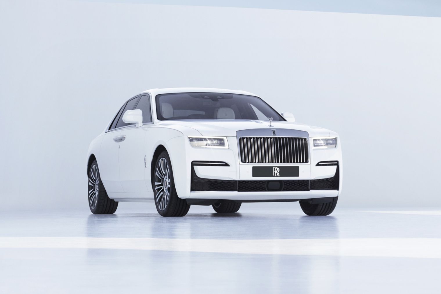 20 Rolls Royce Ghost First Look Review Opulence Returns