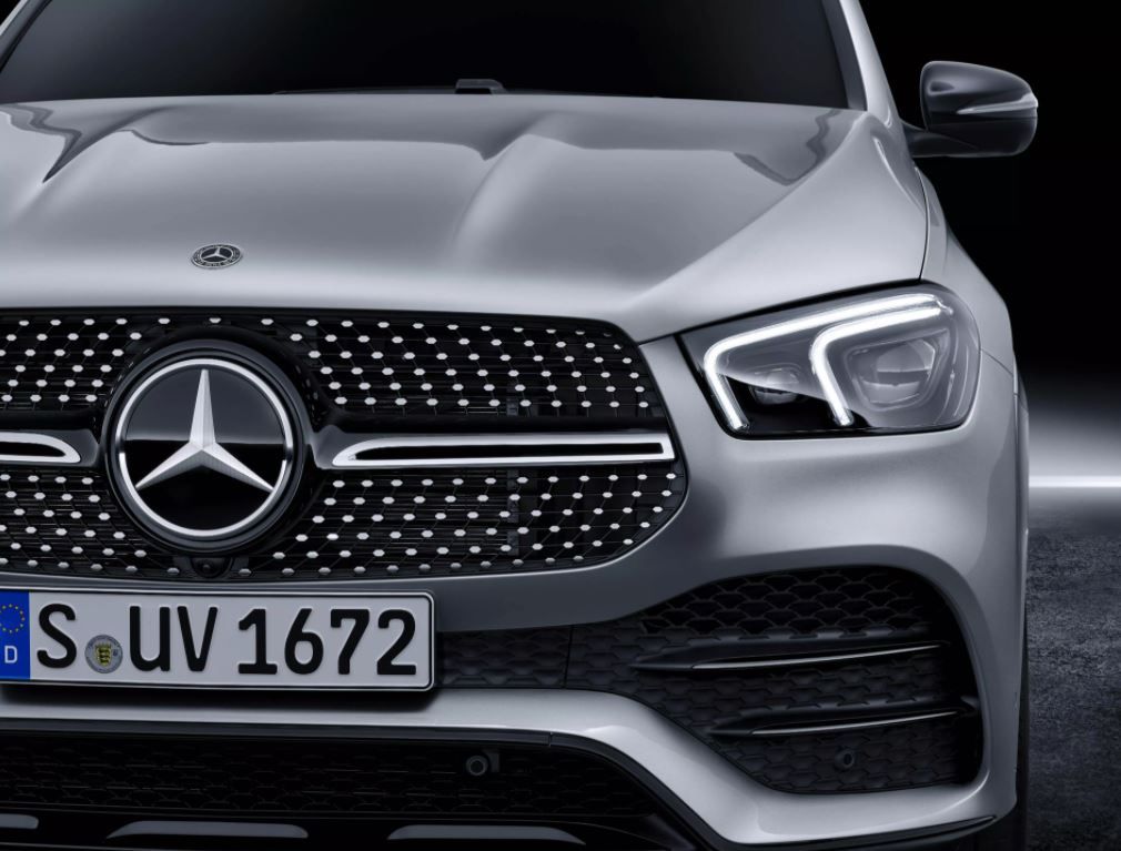 Mercedes-Benz Illuminated Star Badge Is Causing Problems