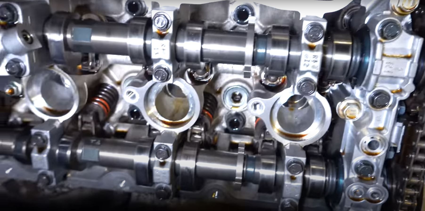 What Has 220K Miles Done To This Lexus V8 Engine?