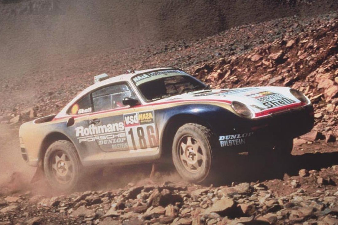 バリスタ One of You Needs to Buy This Paris-Dakar Porsche 959