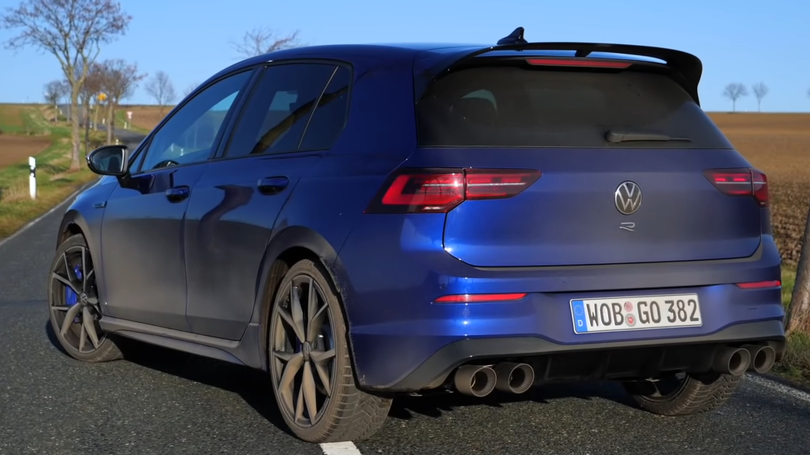 Watch The 2022 VW Golf R Use The New Drift Mode