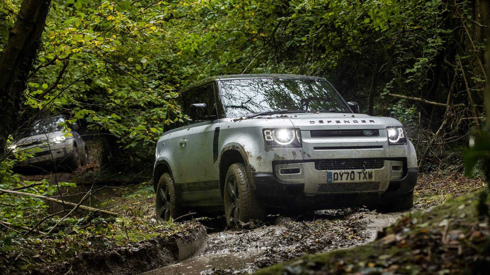 America's New Land Rover Defender Is Already Outselling The Old Model