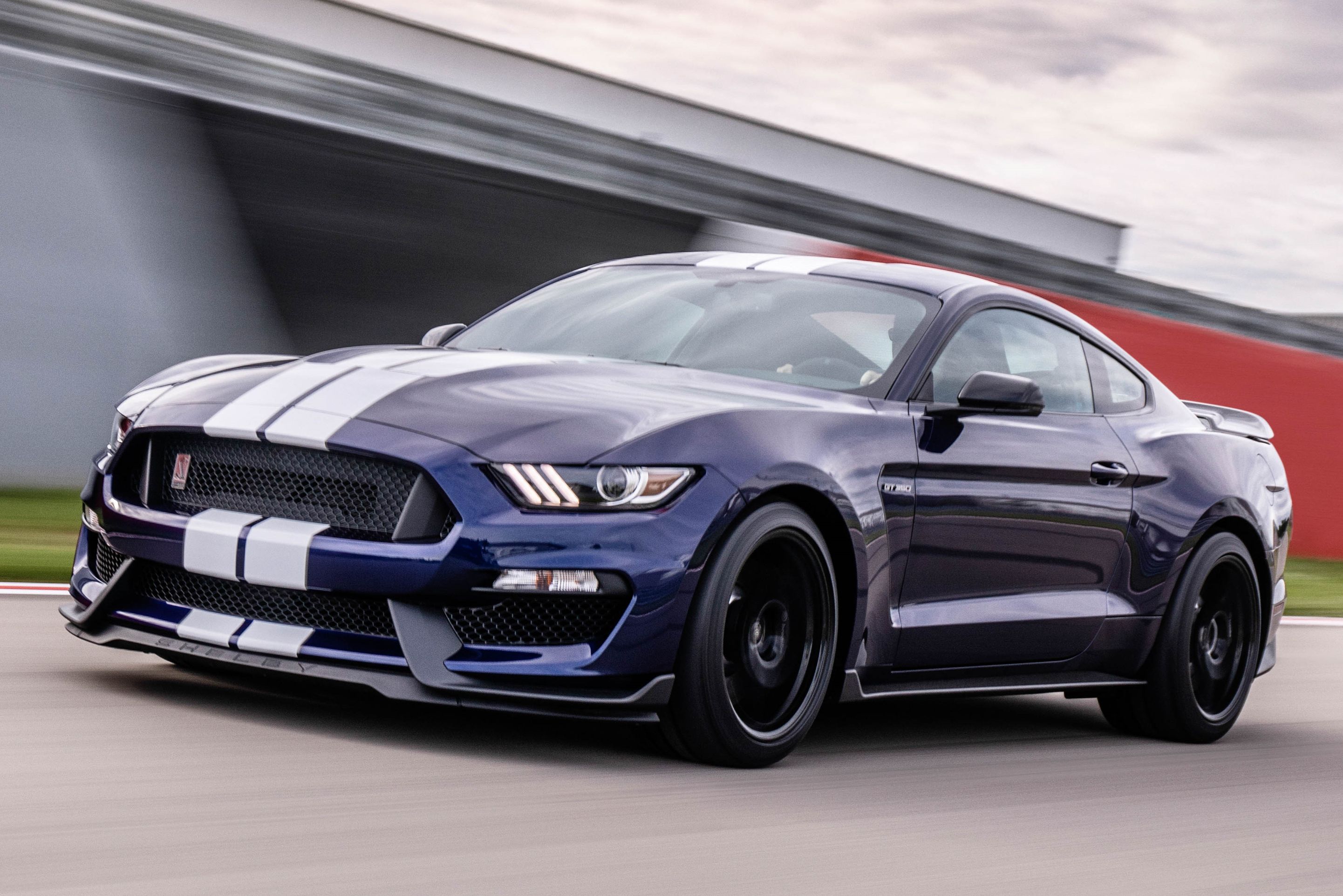 Ford Builds The Last Mustang Shelby Gt350