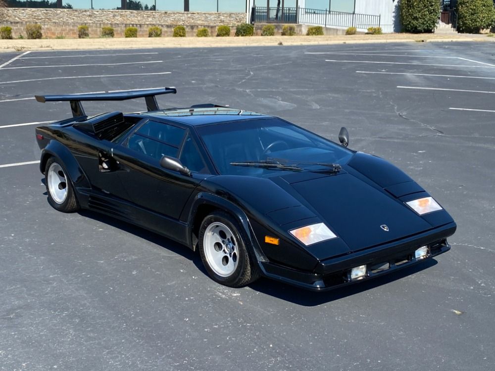 Black-On-Black Lamborghini Countach Is A Supercar Legend