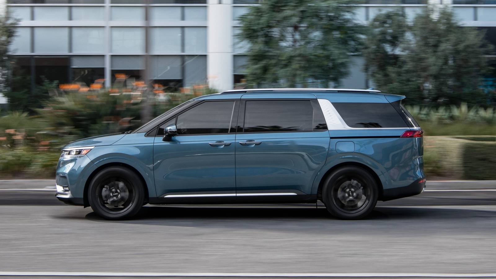 The Kia Carnival Rewrites The Minivan Rulebook