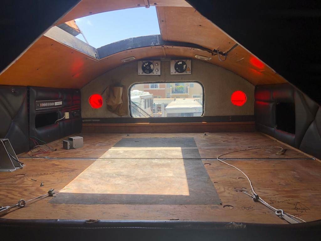The World's Craziest RV Is An Airplane With A Jacuzzi