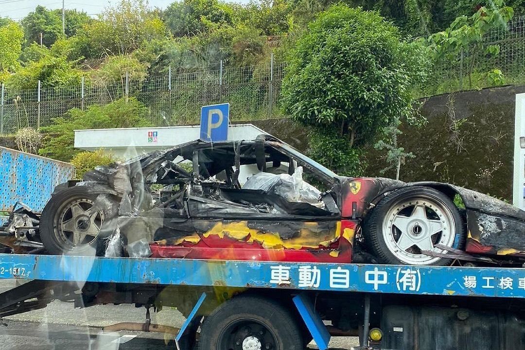 Ferrari F40 Destroyed After Bursting Into Flames
