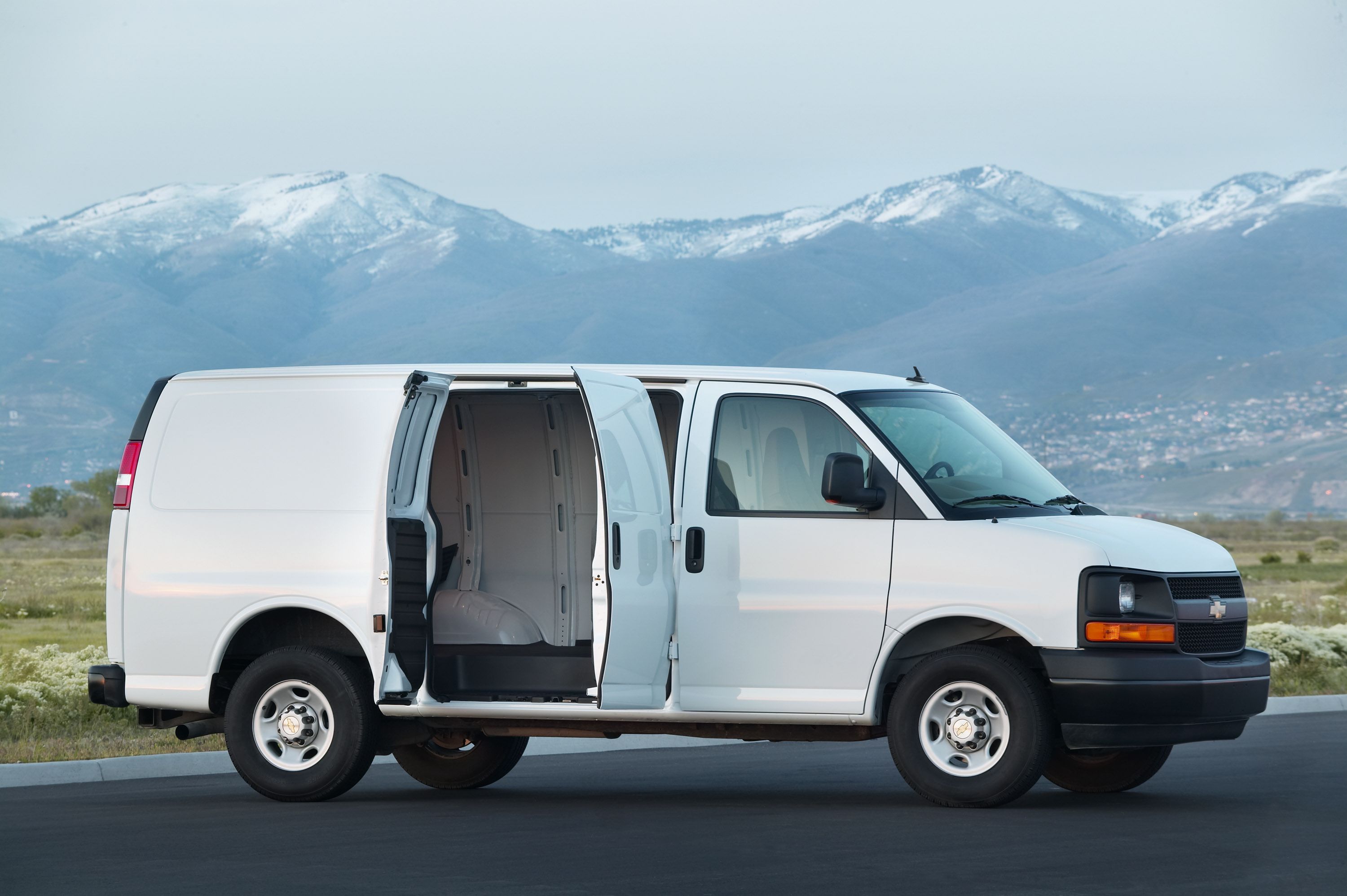 2017 GMC Savana Cargo Van Review CarBuzz