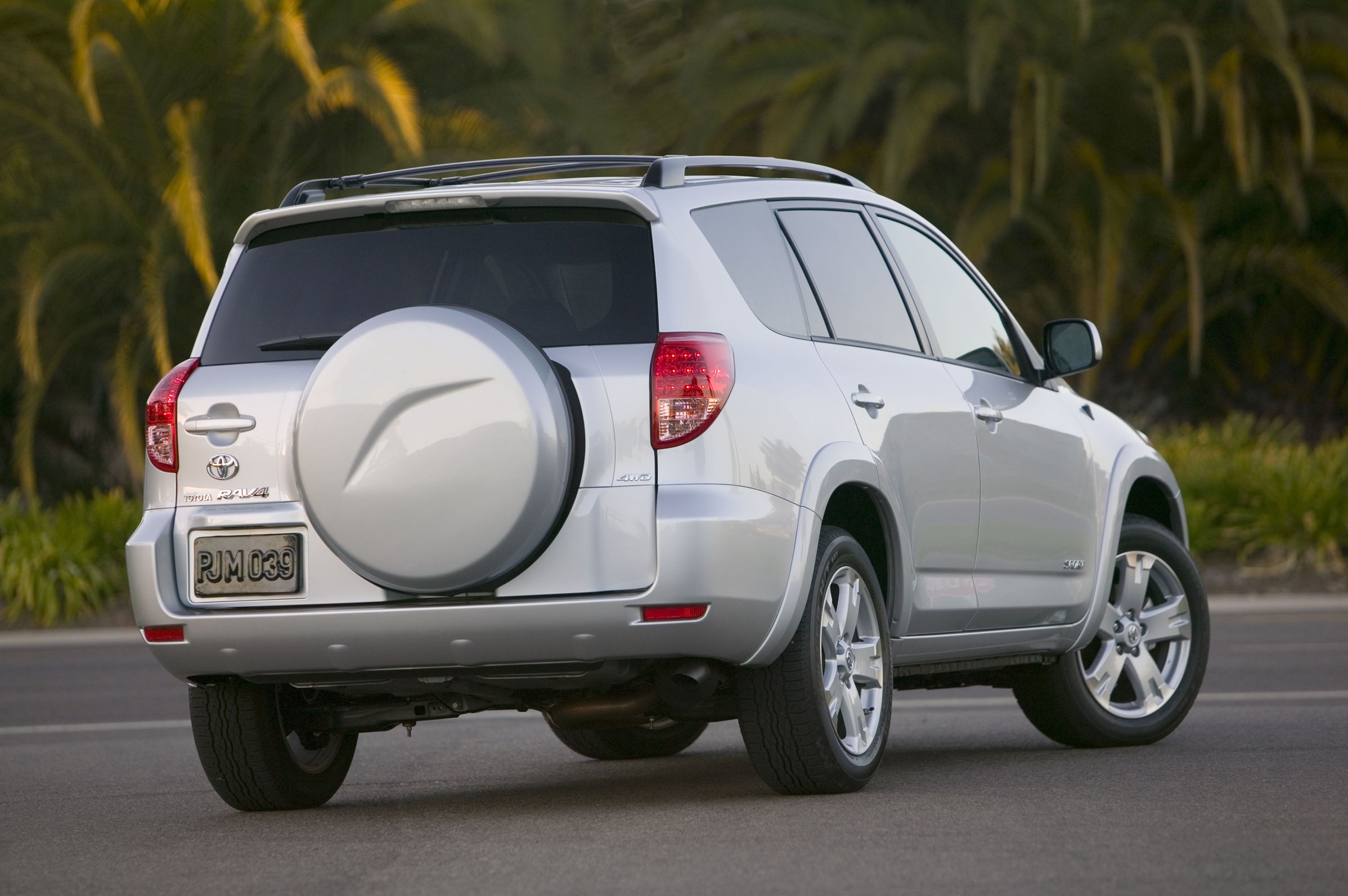 2008 Toyota RAV4 - Photos Exterior | CarBuzz