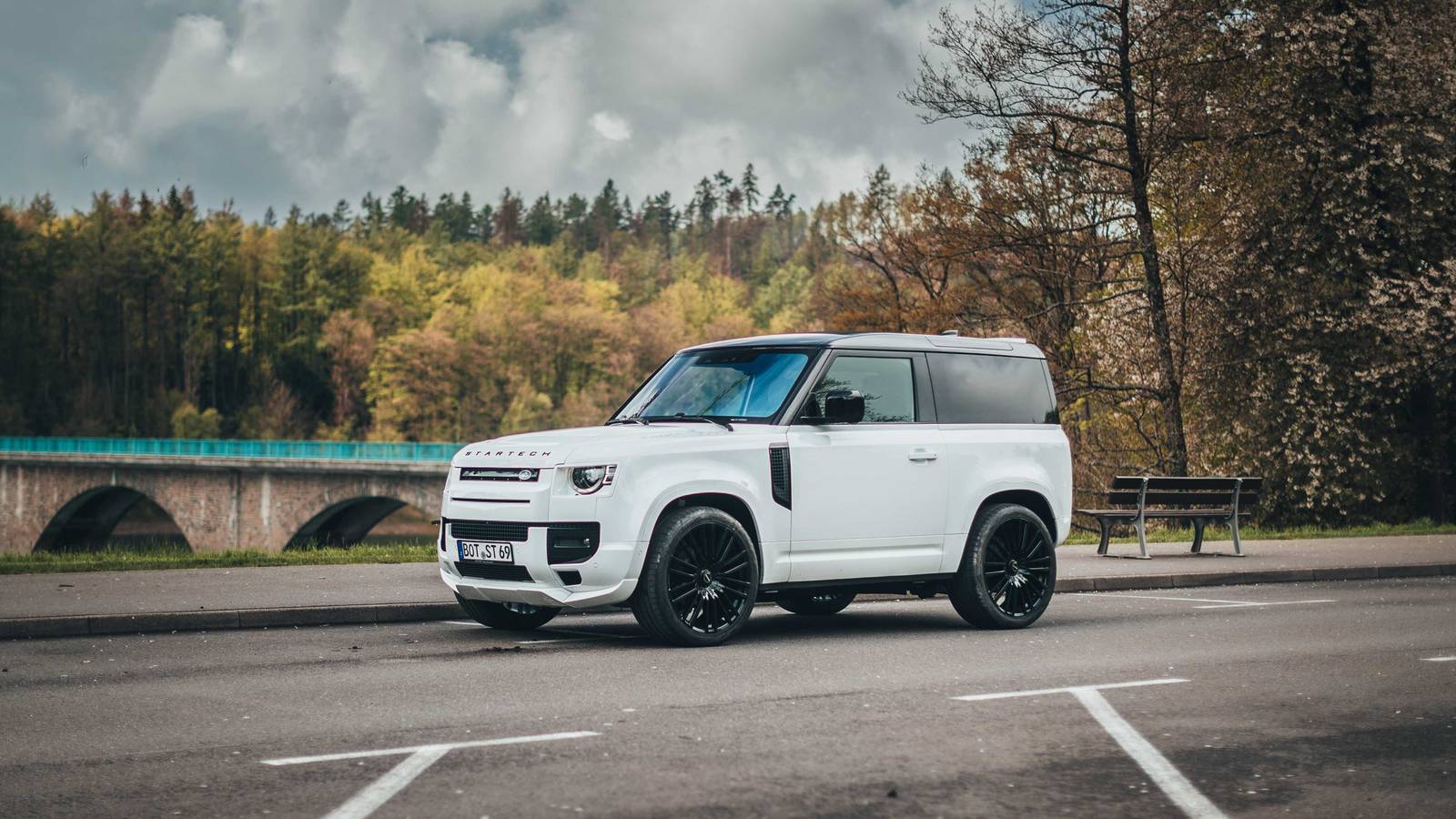 Land Rover Defender Transformed Into Luxury Urban SUV