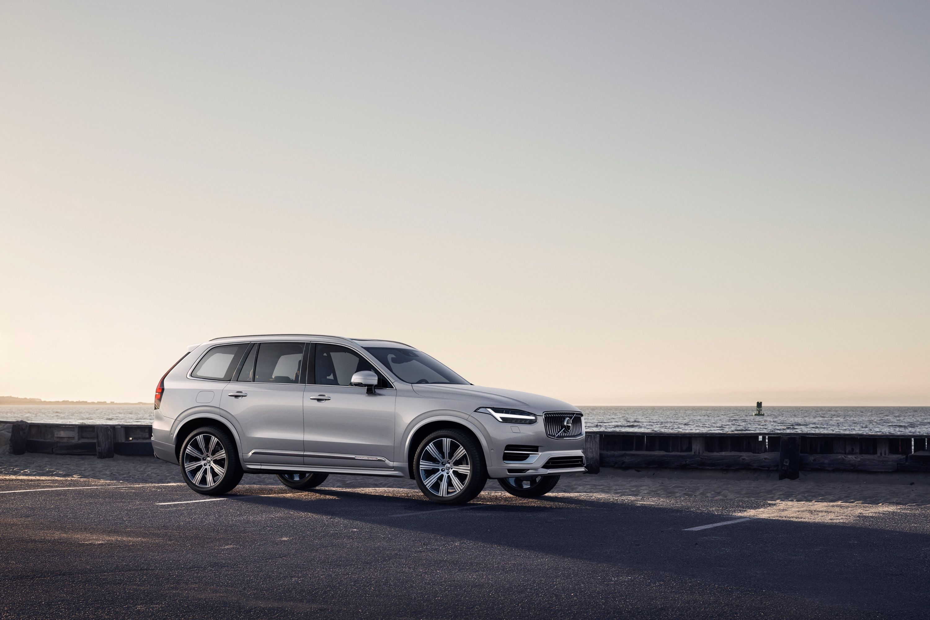 2021 Volvo XC90 Pricing, Photos & Specs