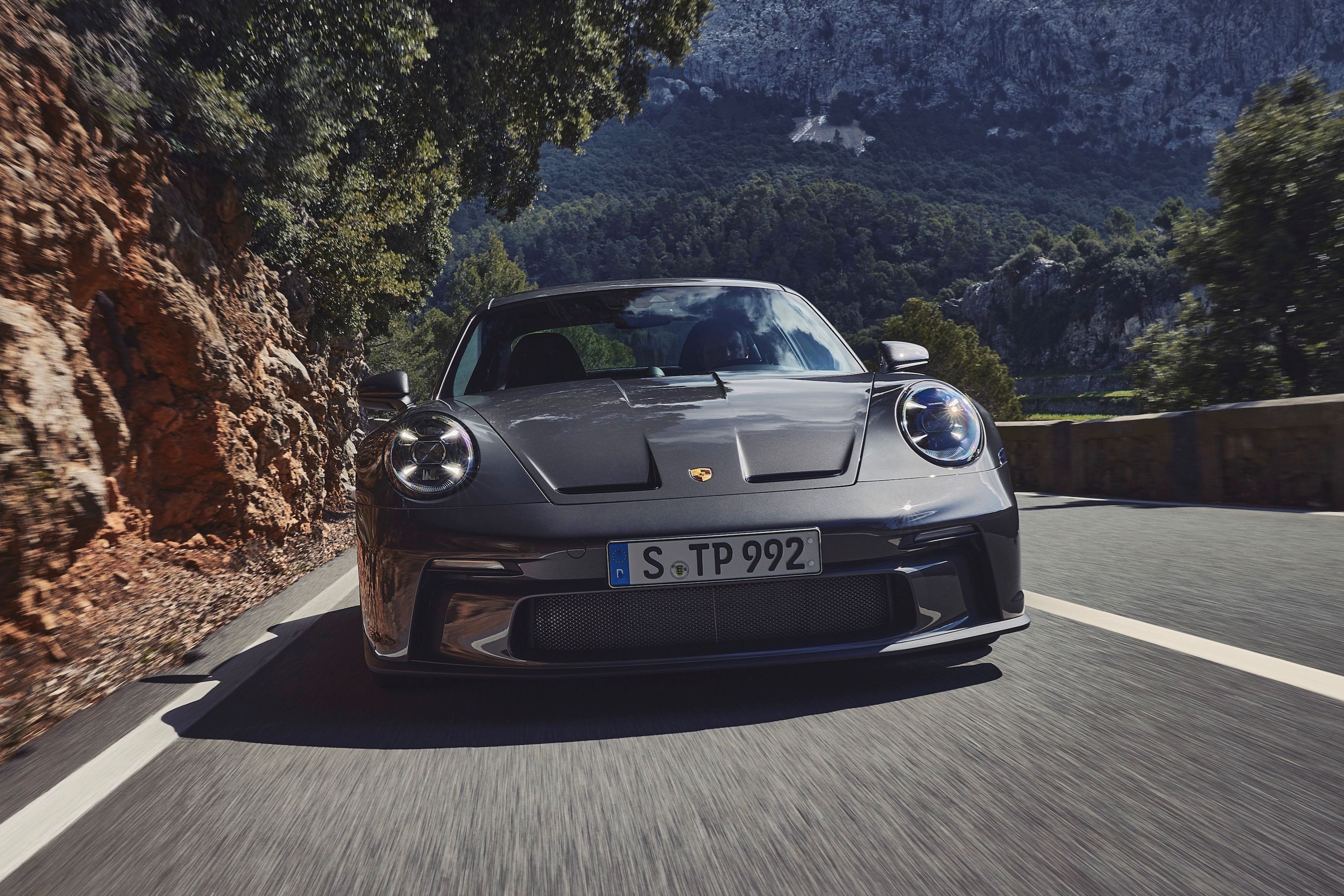 Rezvani Retro RR1 Is A Porsche 935-Inspired Retromod With Up To 750 HP