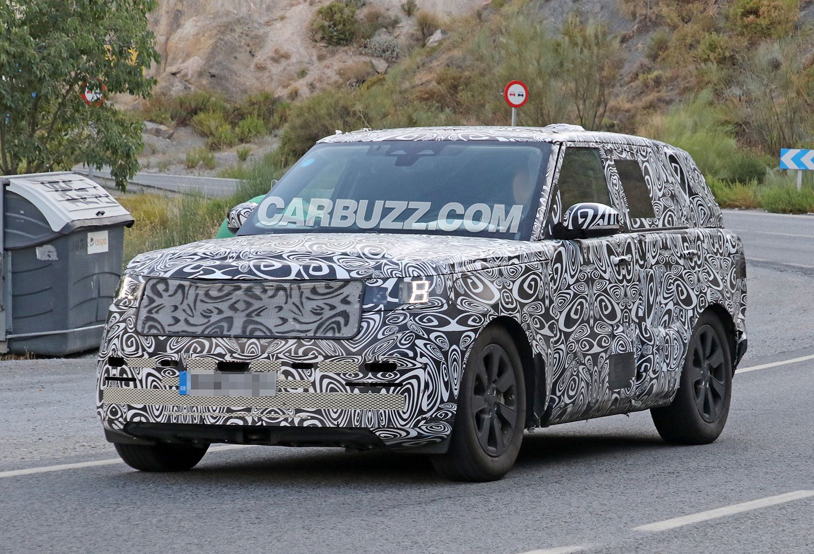 High-performance Range Rover Svr Spied For The First Time