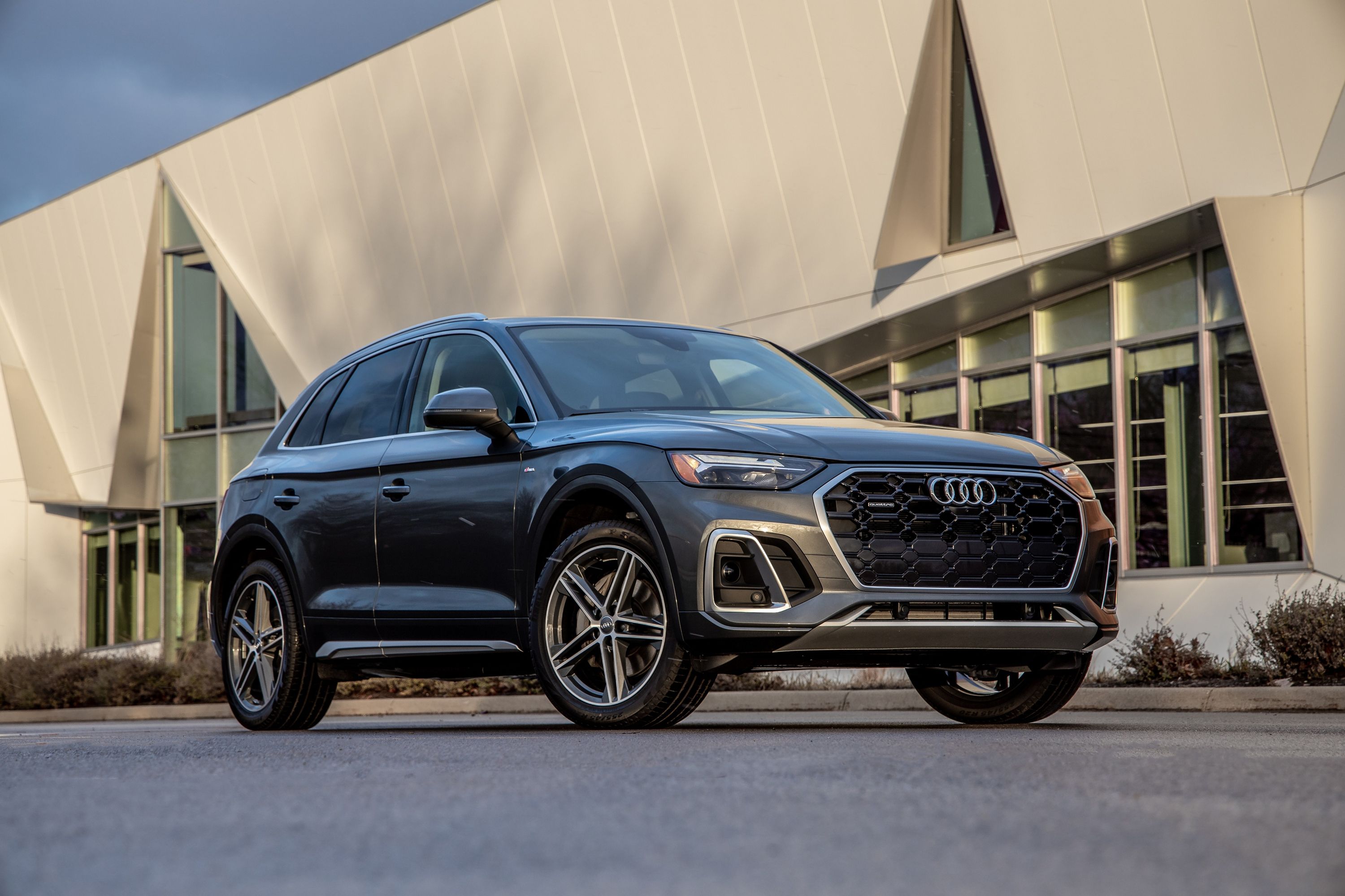 2024 Audi Q5 Hybrid Exterior Photos