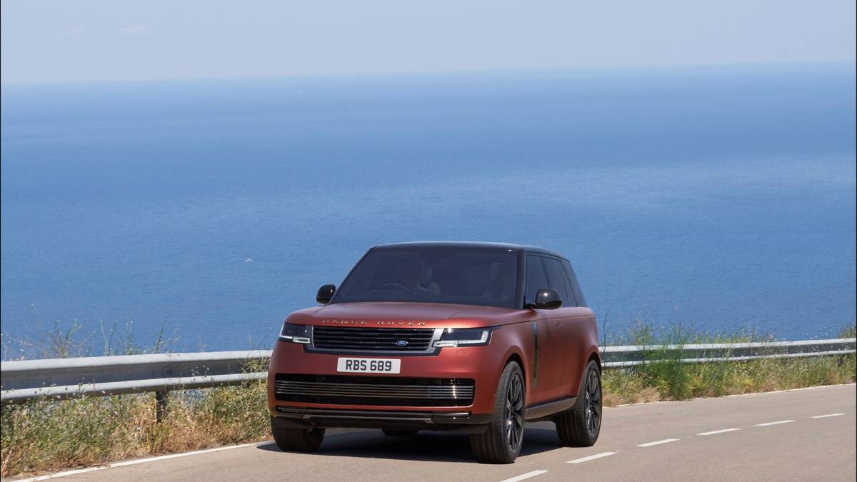Land Rover Range Rover Hybrid: Review, Pricing, Photos, and Specs