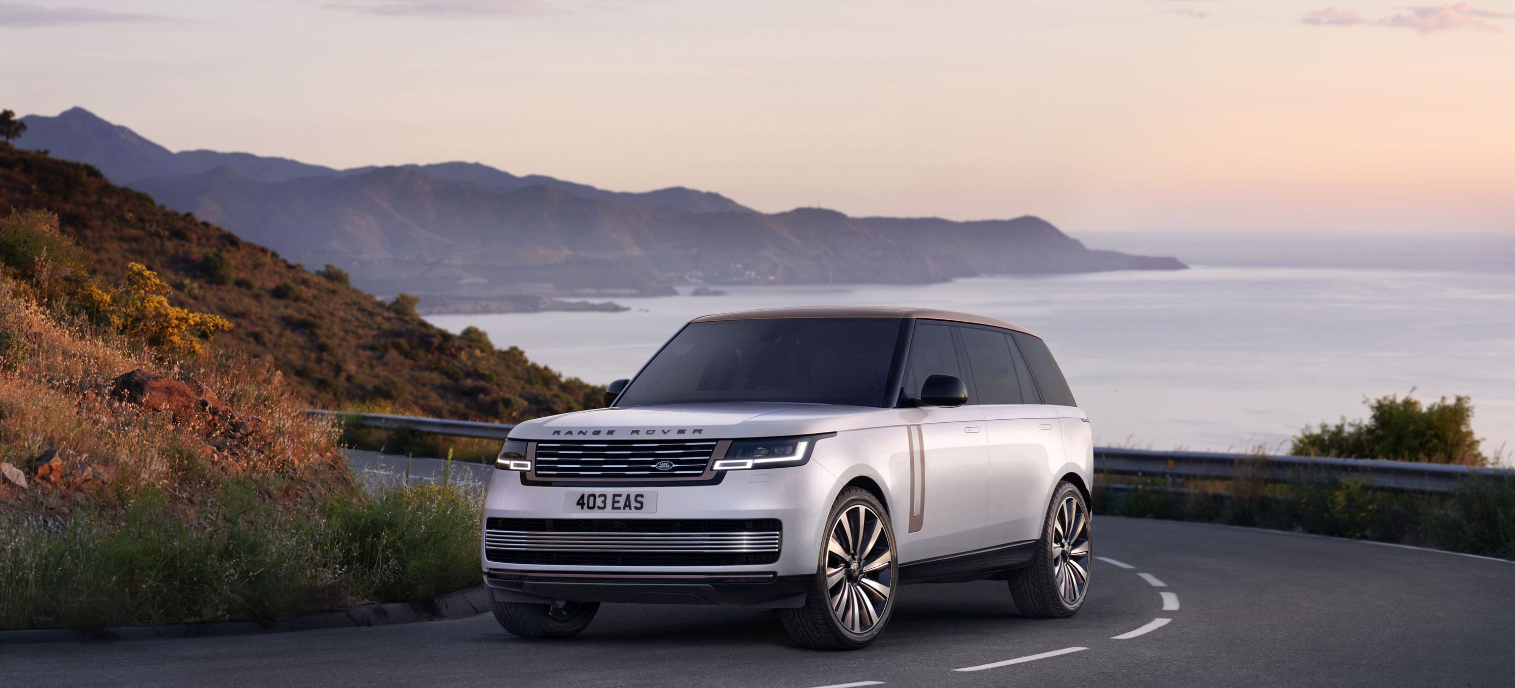 Large Luxury SUV Comparison: BMW X7 Vs. Range Rover
