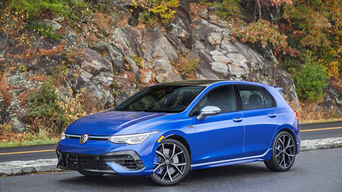 2022 Volkswagen Golf R Pricing, Photos & Specs