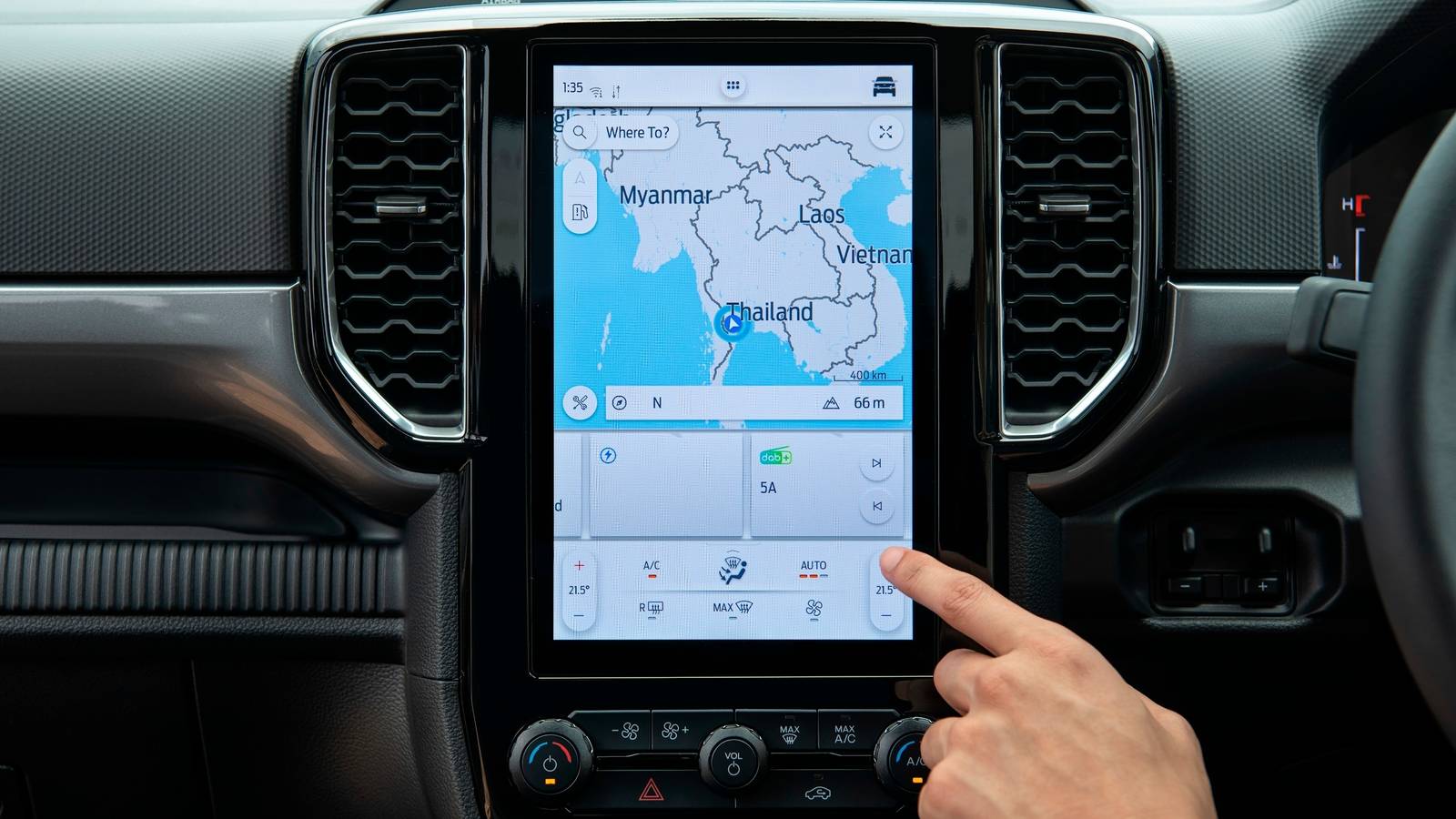 New Ford Ranger Will Have Two Large Vertical Screens