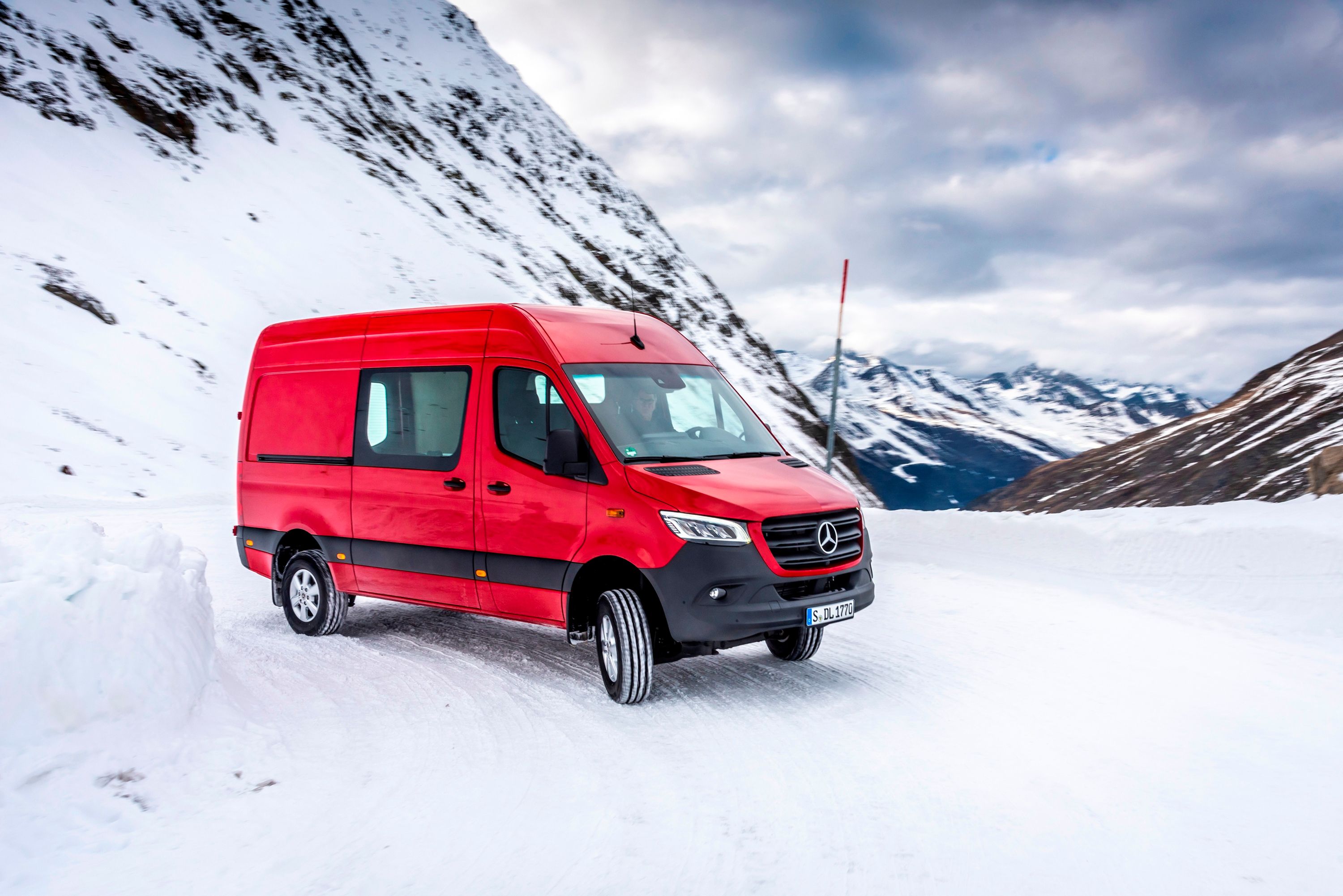 2024 Mercedes-Benz Sprinter Crew Van Exterior Photos