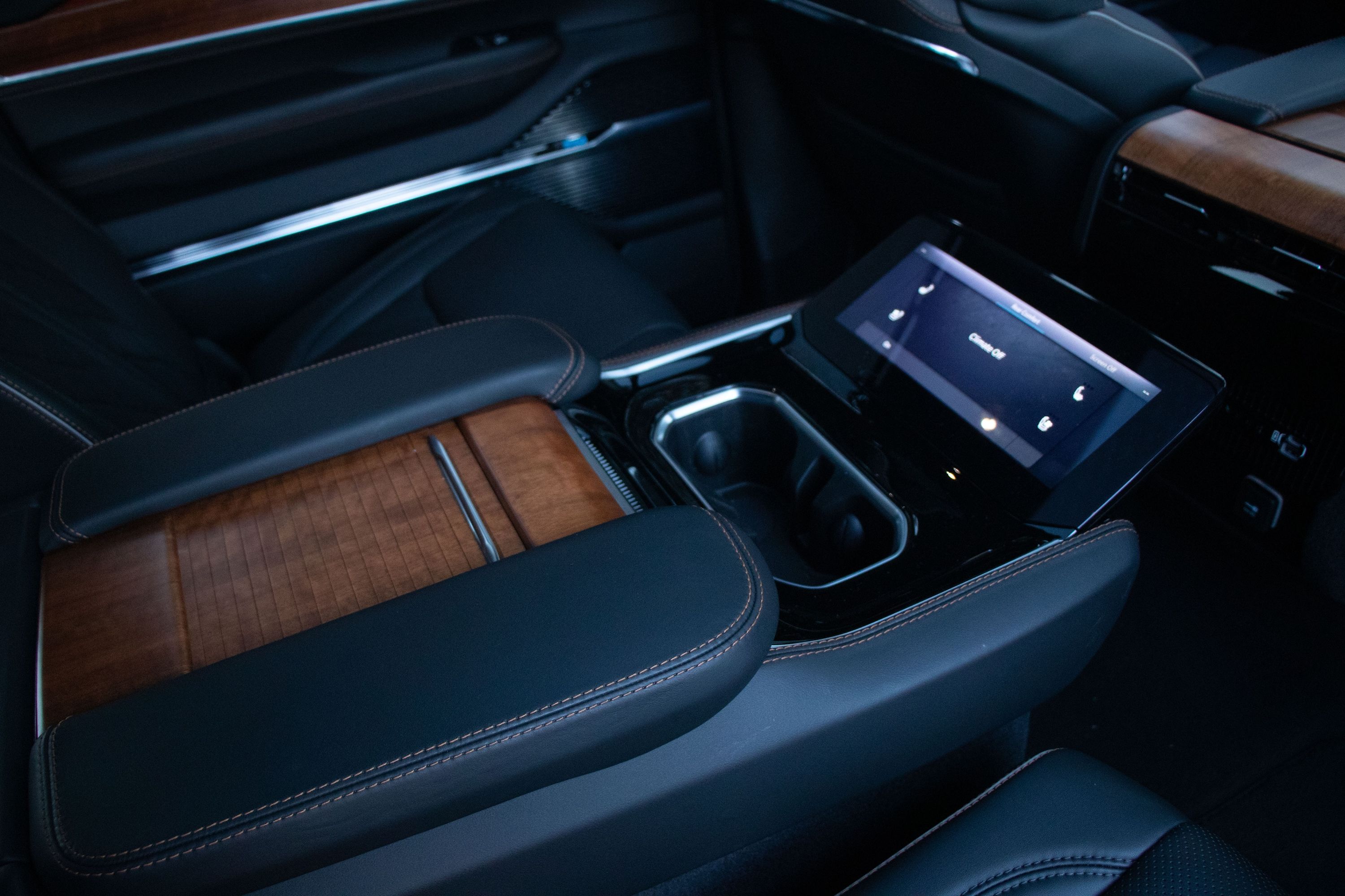 2023 Jeep Grand Wagoneer Interior Photos