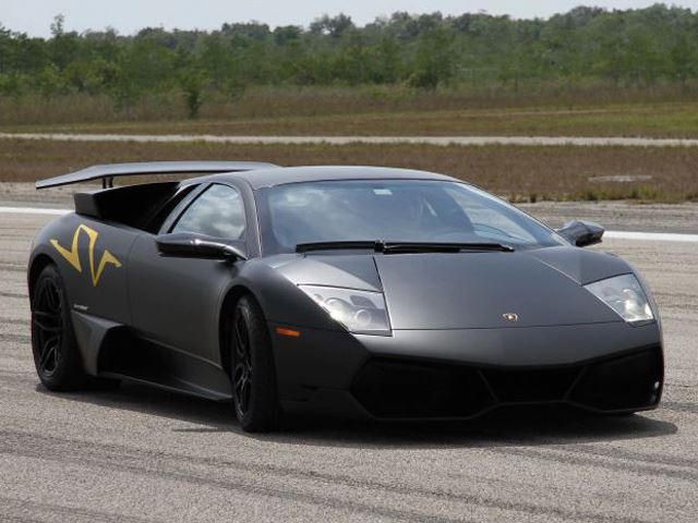 Tunnel Bombing In A Lamborghini Murcielago LP670 SV