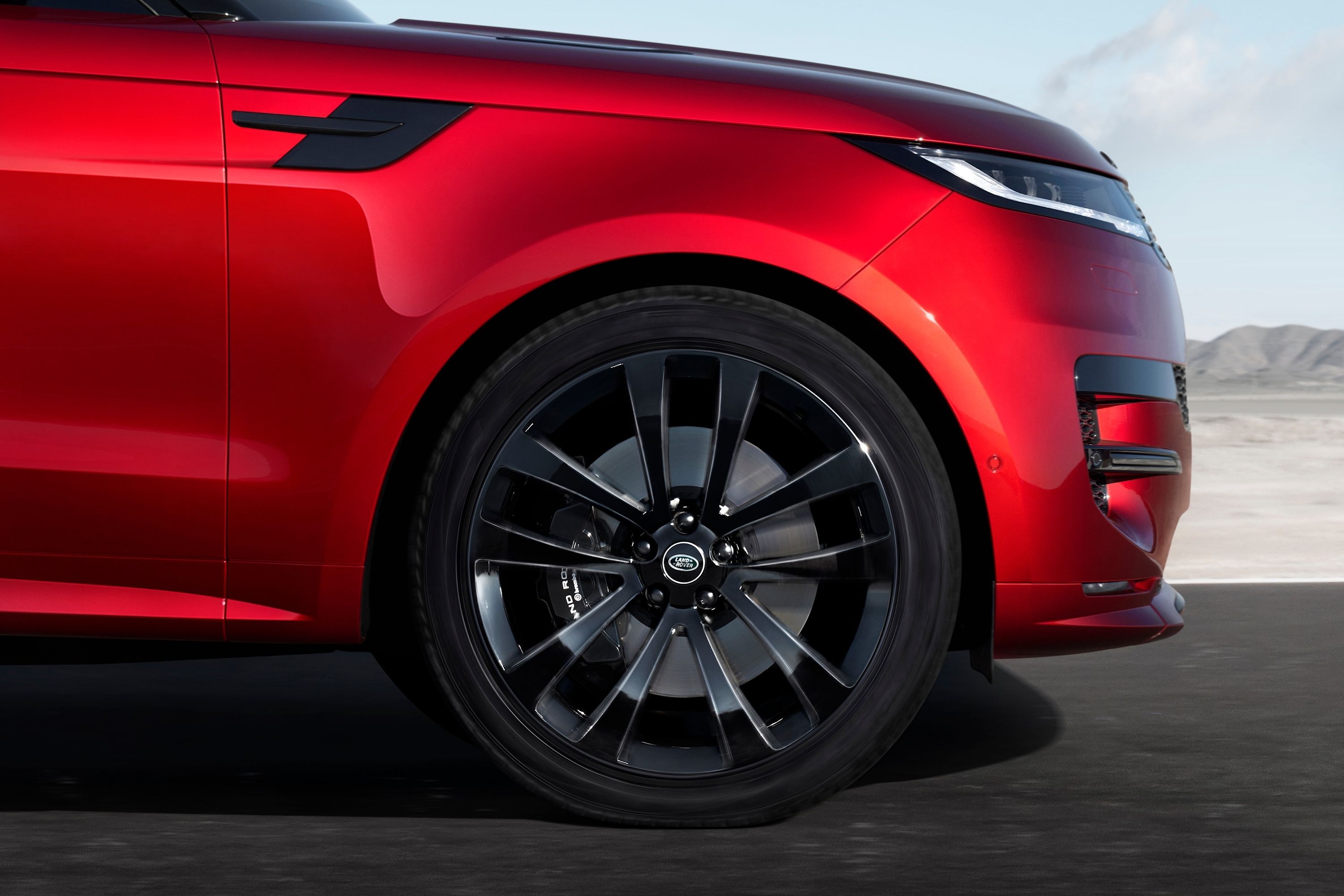 5 Coolest Features Of The New Range Rover Sport