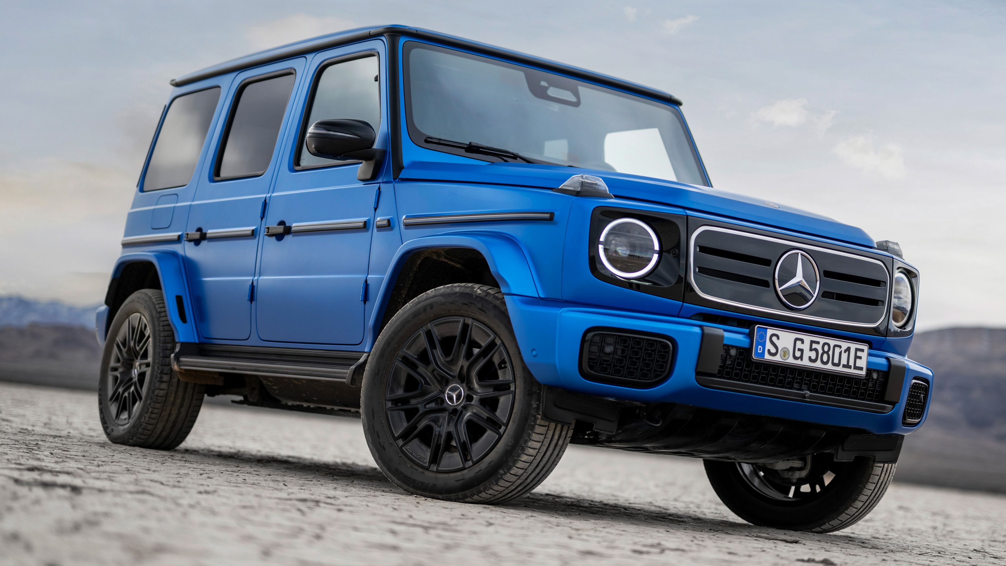 2025 Mercedes-Benz G580 with EQ Technology - Photos Exterior | CarBuzz